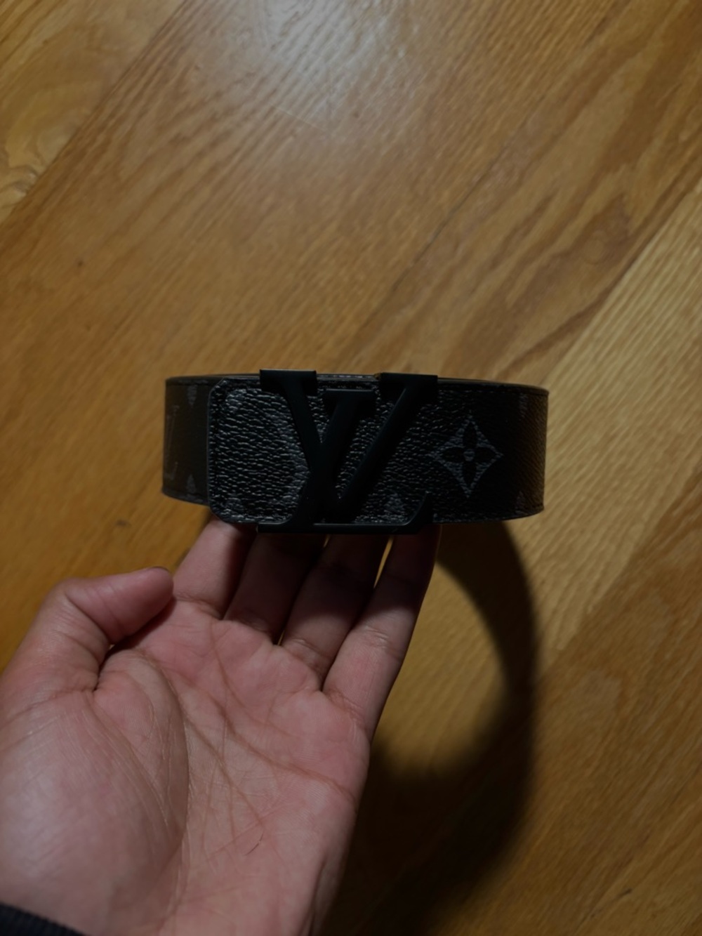 Louis Vuitton Black Leather Belt with Orange Box and Yellow Card - Picture 2 of 5